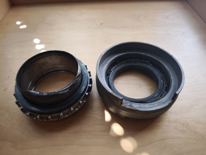 Poškozené mechanické ucpávky — foto 8